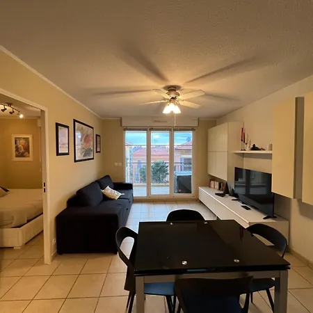 Apartamento Bilocale Centro, Terrazzo E Parking Privato Menton