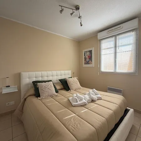 Bilocale Centro, Terrazzo E Parking Privato * 芒通