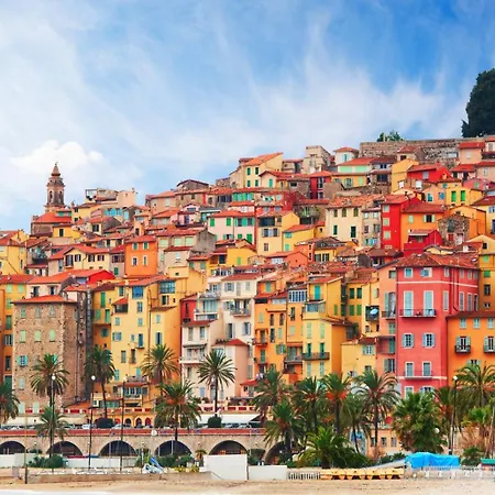 Bilocale Centro, Terrazzo E Parking Privato 芒通