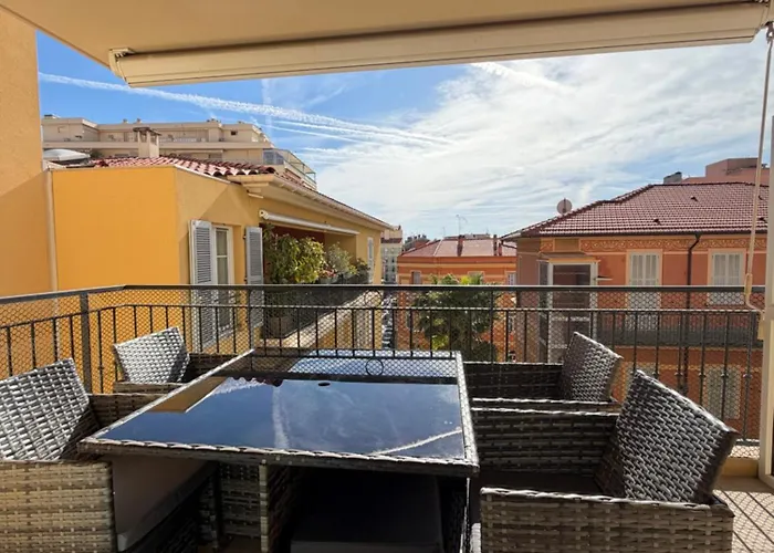 Bilocale Centro, Terrazzo E Parking Privato * מנטון