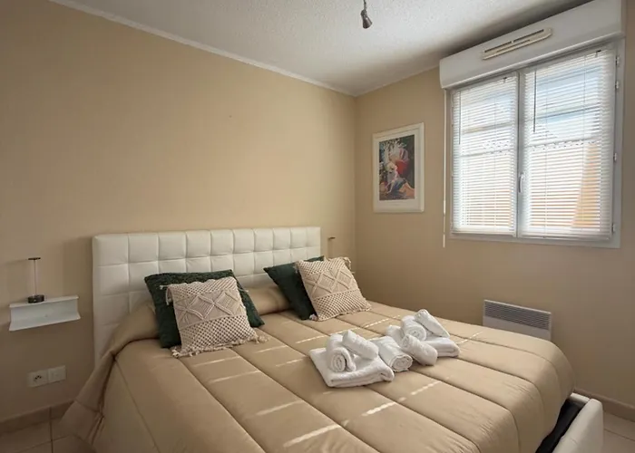 Bilocale Centro, Terrazzo E Parking Privato * 芒通